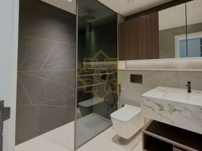 Beverly Boulevard Bathroom